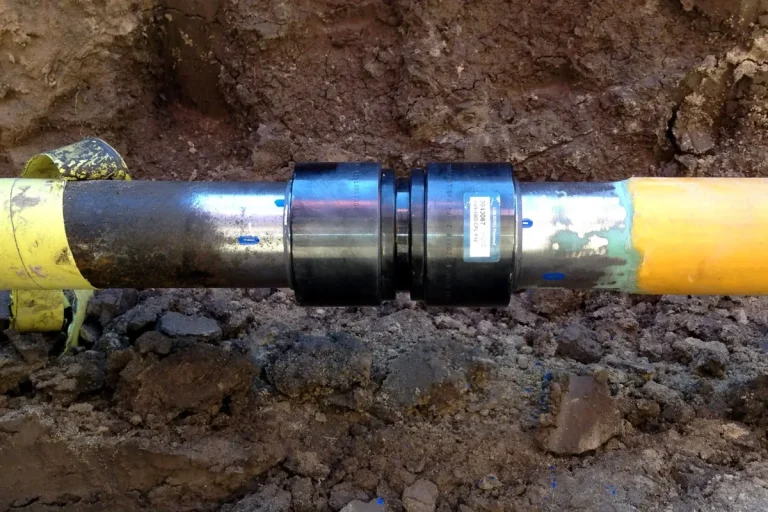 LOKRING coldweld fitting installed on a buried gas pipeline without welding